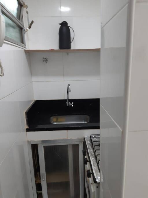 Quarto E Sala A Uma Quadra Da Praia Copacabana Posto 02 Rio de Janeiro Kültér fotó