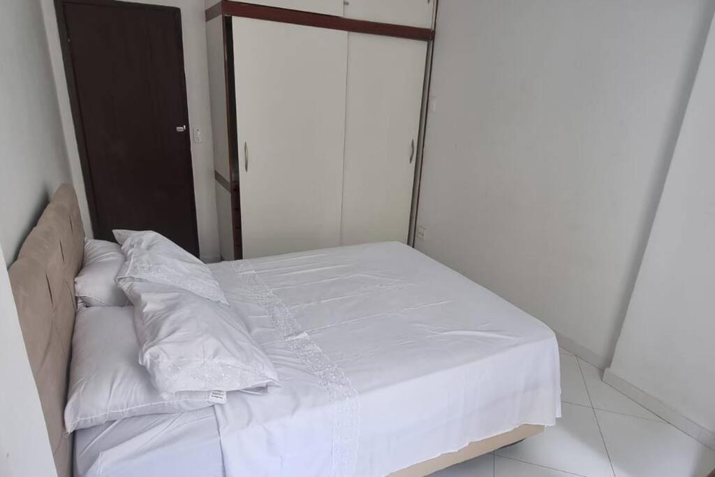 Quarto E Sala A Uma Quadra Da Praia Copacabana Posto 02 Rio de Janeiro Kültér fotó