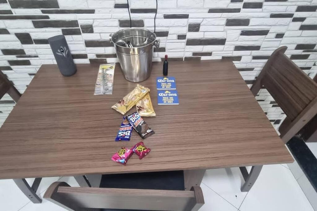 Quarto E Sala A Uma Quadra Da Praia Copacabana Posto 02 Rio de Janeiro Kültér fotó
